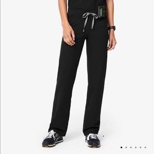 Wear Figs Women’s Black Livingston Scrub Pants
